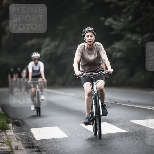 13.09.2026 - Stadtparktriathlon H.Heesch http://msf.ph/oto/10371893 13.09.2026 10:21:35 Radfahren 220, 239, 268, 294, 303, 304, 321, 326, 401, 410 meine-sportfotos.de