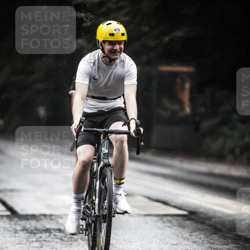 13.09.2026 - Stadtparktriathlon H.Heesch http://msf.ph/oto/10371897 13.09.2026 12:07:26 Radfahren 838, 917, 978, 1031 meine-sportfotos.de