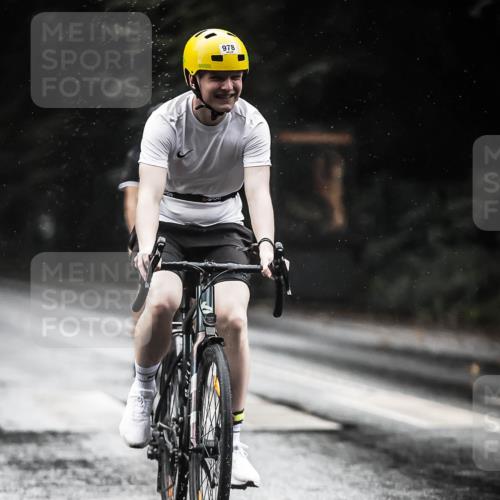13.09.2026 - Stadtparktriathlon H.Heesch http://msf.ph/oto/10371903 13.09.2026 12:07:26 Radfahren 838, 917, 978, 1031 meine-sportfotos.de