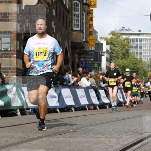 13.09.2026 - 21. swb-Marathon Bremen Strokosch-Dieckow http://msf.ph/oto/10371914 13.09.2026 11:01:26 Ziel 10093, 10428, 10639, 10753, 10892, 10964, 10965, 11049, 11116, 11260, 11306, 11428, 11540, 11681, 11682, 11728, 11751, 11816, 11850, 12085, 12116, 12241, 12245, 12283, 12390, 12391, 12428, 10181, 10251, 10332, 10497, 10560, 11075, 11150, 11305, 11324, 11467, 11550, 11551, 11666, 11788, 11798, 11985, 11986, 12047 meine-sportfotos.de