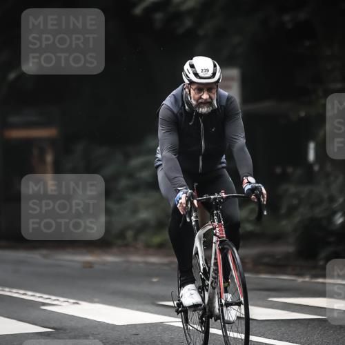 13.09.2026 - Stadtparktriathlon H.Heesch http://msf.ph/oto/10371915 13.09.2026 10:21:36 Radfahren 239, 268, 303, 304, 321, 326, 401, 410 meine-sportfotos.de