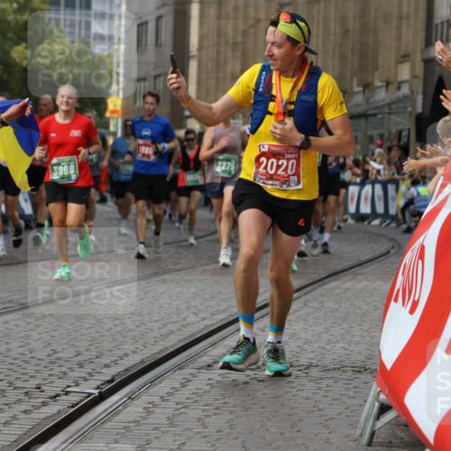 13.09.2026 - 21. swb-Marathon Bremen Strokosch-Dieckow http://msf.ph/oto/10371916 13.09.2026 13:36:46 Ziel 164, 372, 900, 1738, 1880, 2467, 2673, 2692, 2700, 2731, 2823, 3067, 3410, 3585, 3591, 4006, 4049, 4182, 4216, 4643, 5781, 6516, 6527, 6568, 6642, 6778, 7249, 7344, 7808, 7865, 8525, 8731, 8790, 8905, 9427, 9899, 10068, 10070, 13038, 551, 813, 843, 1285, 1641, 1849, 2241, 2275, 2930, 3122, 3541, 3635, 3787, 3874, 3909, 3998, 4261, 4335, 4410, 5236, 5355, 6056, 6269, 6408, 6431, 6966, 7046, 7398, 7445, 7640, 8034, 8498, 9331 meine-sportfotos.de