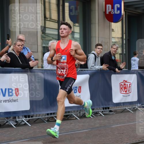 13.09.2026 - 21. swb-Marathon Bremen Strokosch-Dieckow http://msf.ph/oto/10371920 13.09.2026 12:08:54 Ziel 133, 1878 meine-sportfotos.de