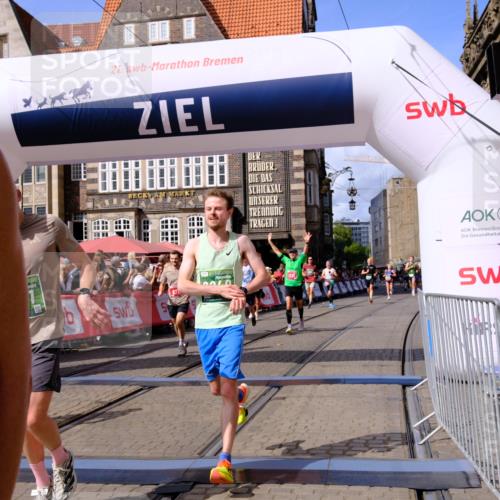 13.09.2026 - 21. swb-Marathon Bremen Tim E. http://msf.ph/oto/10371939 13.09.2026 13:09:08 Ziel 1925, 3110, 3276, 3330, 4033, 5377, 5517, 5636, 5696, 6842, 6906, 7121, 8555, 9240, 9411, 9702, 9867, 9906, 9911 meine-sportfotos.de