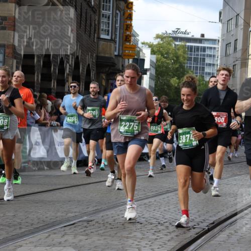 13.09.2026 - 21. swb-Marathon Bremen Strokosch-Dieckow http://msf.ph/oto/10372004 13.09.2026 13:36:51 Ziel 164, 372, 900, 1738, 1880, 2467, 2673, 2692, 2700, 2731, 2819, 2823, 3067, 3410, 3585, 3815, 4006, 4049, 4050, 4182, 4216, 4304, 4414, 4676, 5061, 5656, 5781, 6340, 6516, 6527, 6568, 7039, 7249, 7344, 7656, 7765, 7808, 8525, 8723, 8790, 8905, 9427, 9776, 9899, 10068, 10070, 950, 1285, 1641, 1849, 1991, 2241, 2930, 3122, 3787, 3909, 4261, 4410, 4448, 5236, 5355, 6056, 6269, 6408, 6431, 6629, 6961, 7046, 7398, 7445, 7937, 8034, 9331 meine-sportfotos.de