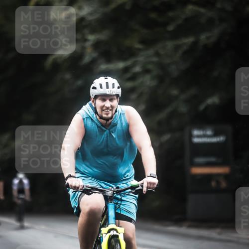 13.09.2026 - Stadtparktriathlon H.Heesch http://msf.ph/oto/10372030 13.09.2026 13:27:06 Radfahren 1350, 1367, 1393, 1409, 1411, 1468, 1478, 1507 meine-sportfotos.de