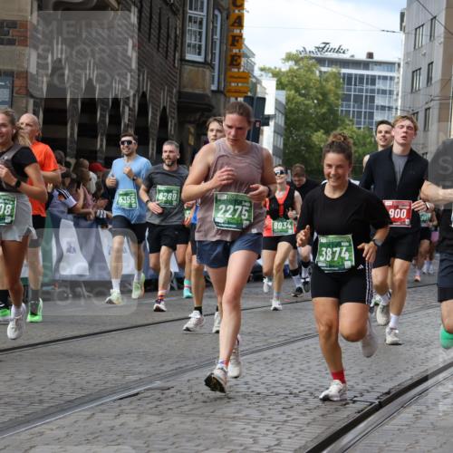 13.09.2026 - 21. swb-Marathon Bremen Strokosch-Dieckow http://msf.ph/oto/10372042 13.09.2026 13:36:51 Ziel 164, 372, 900, 1738, 1880, 2467, 2673, 2692, 2700, 2731, 2819, 2823, 3067, 3410, 3585, 3815, 4006, 4049, 4050, 4182, 4216, 4304, 4414, 4676, 5061, 5656, 5781, 6340, 6516, 6527, 6568, 7039, 7249, 7344, 7656, 7765, 7808, 8525, 8723, 8790, 8905, 9427, 9776, 9899, 10068, 10070, 950, 1285, 1641, 1849, 1991, 2241, 2930, 3122, 3787, 3909, 4261, 4410, 4448, 5236, 5355, 6056, 6269, 6408, 6431, 6629, 6961, 7046, 7398, 7445, 7937, 8034, 9331 meine-sportfotos.de