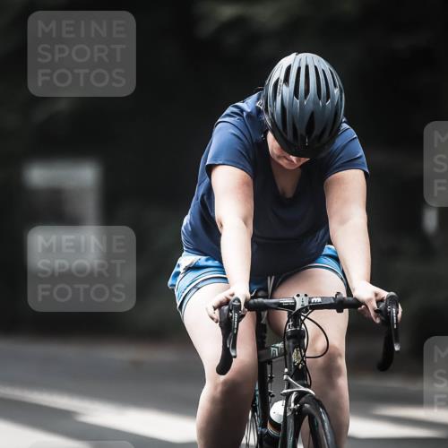 13.09.2026 - Stadtparktriathlon H.Heesch http://msf.ph/oto/10372044 13.09.2026 10:21:45 Radfahren 214, 242, 256, 271, 422, 457, 461 meine-sportfotos.de