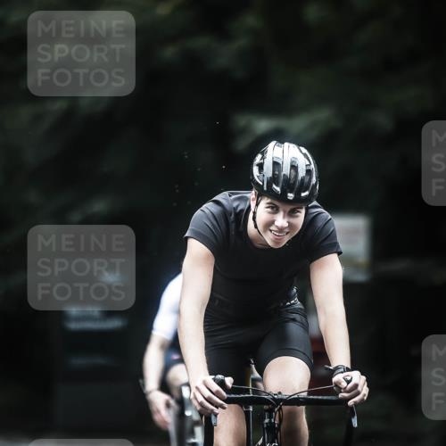 13.09.2026 - Stadtparktriathlon H.Heesch http://msf.ph/oto/10372056 13.09.2026 13:27:11 Radfahren 1258, 1350, 1363, 1409, 1468, 1477, 1478, 1497, 1507 meine-sportfotos.de