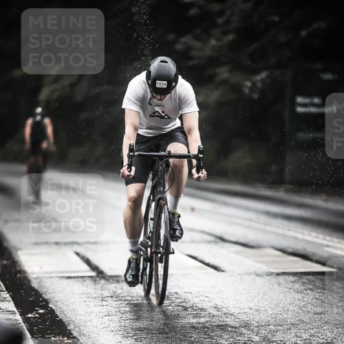 13.09.2026 - Stadtparktriathlon H.Heesch http://msf.ph/oto/10372067 13.09.2026 12:07:34 Radfahren 832, 838, 917, 983, 1011, 1026, 1054 meine-sportfotos.de