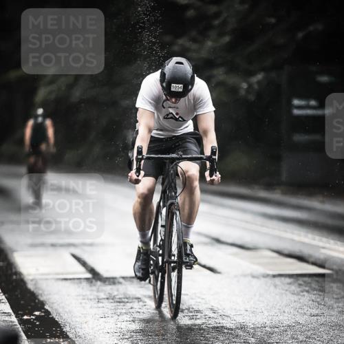 13.09.2026 - Stadtparktriathlon H.Heesch http://msf.ph/oto/10372074 13.09.2026 12:07:35 Radfahren 832, 838, 839, 983, 1011, 1026, 1054 meine-sportfotos.de