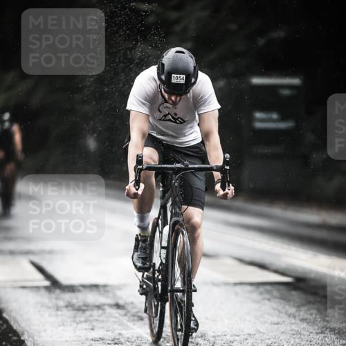 13.09.2026 - Stadtparktriathlon H.Heesch http://msf.ph/oto/10372083 13.09.2026 12:07:35 Radfahren 832, 838, 839, 983, 1011, 1026, 1054 meine-sportfotos.de