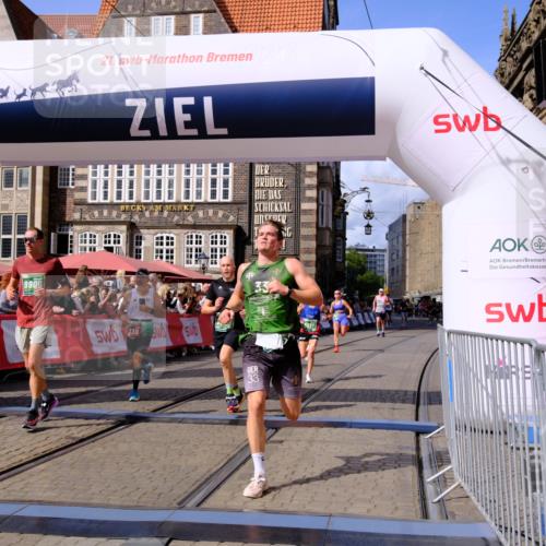 13.09.2026 - 21. swb-Marathon Bremen Tim E. http://msf.ph/oto/10372091 13.09.2026 13:09:14 Ziel 1925, 2287, 3110, 3330, 4384, 5517, 5636, 5696, 6906, 7262, 8120, 9240, 9411, 9867, 9906, 9911 meine-sportfotos.de