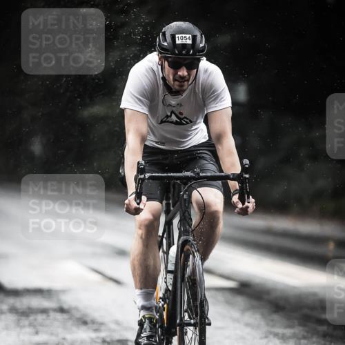13.09.2026 - Stadtparktriathlon H.Heesch http://msf.ph/oto/10372098 13.09.2026 12:07:35 Radfahren 832, 838, 839, 983, 1011, 1026, 1054 meine-sportfotos.de