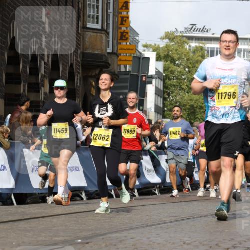 13.09.2026 - 21. swb-Marathon Bremen Strokosch-Dieckow http://msf.ph/oto/10372120 13.09.2026 11:01:31 Ziel 10428, 10639, 10892, 10964, 10965, 11049, 11116, 11260, 11306, 11428, 11681, 11682, 11751, 11813, 11816, 11850, 12085, 12241, 12245, 12283, 12390, 12391, 10251, 10332, 10497, 11075, 11150, 11305, 11324, 11479, 11486, 11668, 11747, 11985, 11986 meine-sportfotos.de