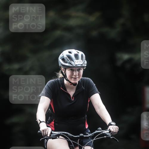 13.09.2026 - Stadtparktriathlon H.Heesch http://msf.ph/oto/10372132 13.09.2026 13:27:16 Radfahren 1258, 1352, 1363, 1409, 1468, 1477, 1497, 1530 meine-sportfotos.de