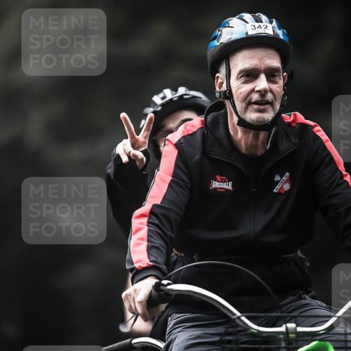 13.09.2026 - Stadtparktriathlon H.Heesch http://msf.ph/oto/10372158 13.09.2026 10:21:52 Radfahren 214, 234, 271, 332, 342, 371, 422 meine-sportfotos.de