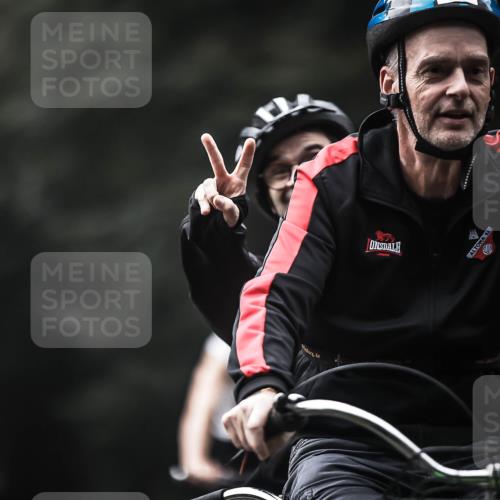 13.09.2026 - Stadtparktriathlon H.Heesch http://msf.ph/oto/10372163 13.09.2026 10:21:52 Radfahren 214, 234, 271, 332, 342, 371, 422 meine-sportfotos.de
