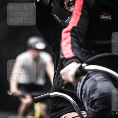 13.09.2026 - Stadtparktriathlon H.Heesch http://msf.ph/oto/10372174 13.09.2026 10:21:53 Radfahren 214, 234, 271, 332, 342, 371, 422 meine-sportfotos.de