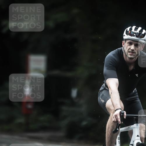 13.09.2026 - Stadtparktriathlon H.Heesch http://msf.ph/oto/10372192 13.09.2026 13:27:19 Radfahren 1258, 1325, 1352, 1363, 1477, 1497, 1530 meine-sportfotos.de