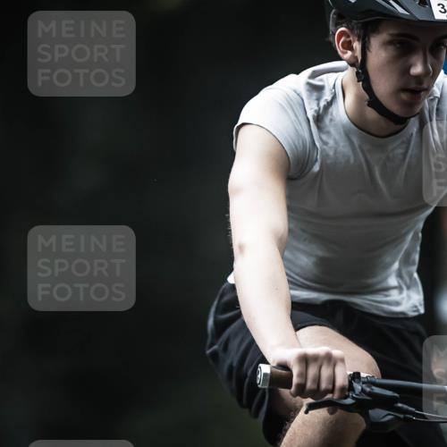13.09.2026 - Stadtparktriathlon H.Heesch http://msf.ph/oto/10372210 13.09.2026 10:21:54 Radfahren 214, 234, 332, 342, 371, 422 meine-sportfotos.de