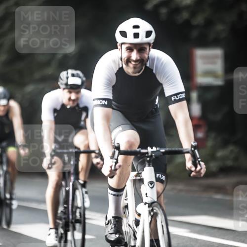 13.09.2026 - Stadtparktriathlon H.Heesch http://msf.ph/oto/10372215 13.09.2026 10:51:56 Radfahren 456, 483, 491, 510, 527, 544 meine-sportfotos.de
