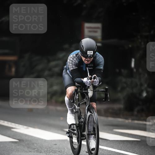 13.09.2026 - Stadtparktriathlon H.Heesch http://msf.ph/oto/10372228 13.09.2026 10:21:57 Radfahren 234, 332, 342, 371, 422 meine-sportfotos.de
