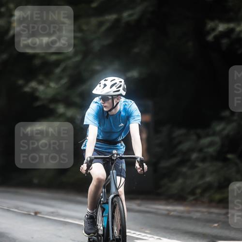 13.09.2026 - Stadtparktriathlon H.Heesch http://msf.ph/oto/10372275 13.09.2026 13:27:27 Radfahren 1325, 1357, 1429, 1471 meine-sportfotos.de
