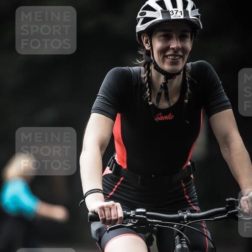 13.09.2026 - Stadtparktriathlon H.Heesch http://msf.ph/oto/10372288 13.09.2026 10:21:59 Radfahren 234, 332, 371, 449 meine-sportfotos.de