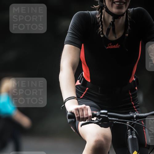13.09.2026 - Stadtparktriathlon H.Heesch http://msf.ph/oto/10372294 13.09.2026 10:21:59 Radfahren 234, 332, 371, 449 meine-sportfotos.de