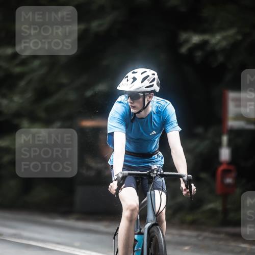 13.09.2026 - Stadtparktriathlon H.Heesch http://msf.ph/oto/10372297 13.09.2026 13:27:27 Radfahren 1325, 1357, 1429, 1471 meine-sportfotos.de