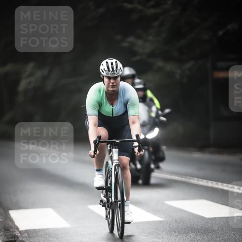 13.09.2026 - Stadtparktriathlon H.Heesch http://msf.ph/oto/10372307 13.09.2026 10:22:04 Radfahren 252, 371, 449 meine-sportfotos.de