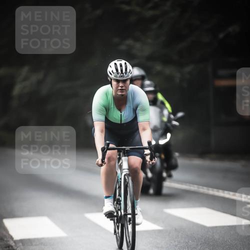 13.09.2026 - Stadtparktriathlon H.Heesch http://msf.ph/oto/10372317 13.09.2026 10:22:04 Radfahren 252, 371, 449 meine-sportfotos.de