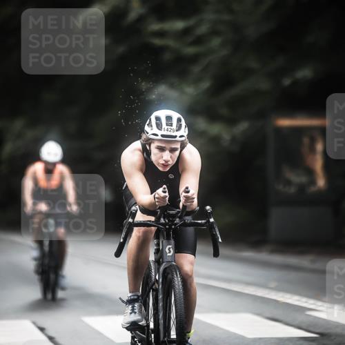13.09.2026 - Stadtparktriathlon H.Heesch http://msf.ph/oto/10372331 13.09.2026 13:27:29 Radfahren 1325, 1357, 1429, 1471 meine-sportfotos.de