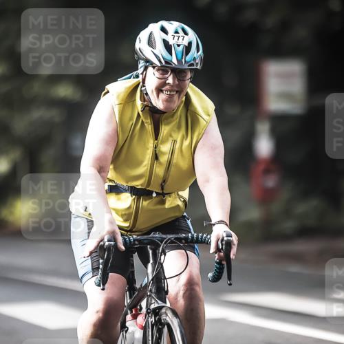 13.09.2026 - Stadtparktriathlon H.Heesch http://msf.ph/oto/10372358 13.09.2026 10:52:03 Radfahren 456, 482, 544, 777 meine-sportfotos.de