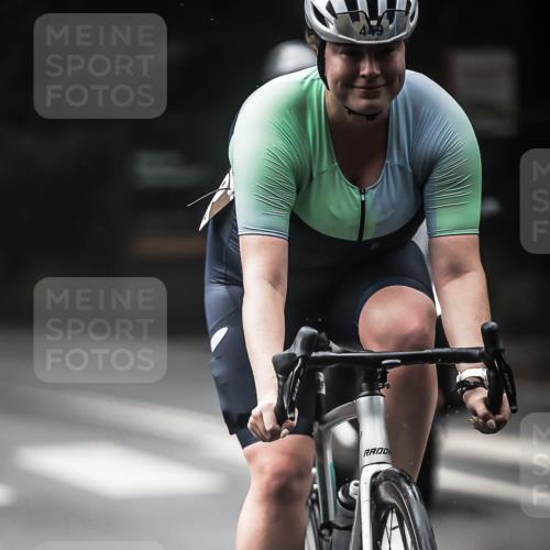 13.09.2026 - Stadtparktriathlon H.Heesch http://msf.ph/oto/10372378 13.09.2026 10:22:05 Radfahren 252, 449 meine-sportfotos.de