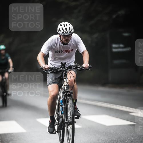 13.09.2026 - Stadtparktriathlon H.Heesch http://msf.ph/oto/10372386 13.09.2026 10:22:09 Radfahren 252, 366, 449 meine-sportfotos.de