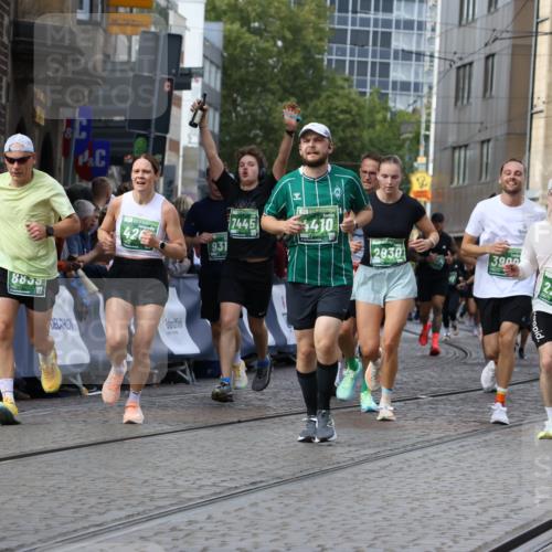 13.09.2026 - 21. swb-Marathon Bremen Strokosch-Dieckow http://msf.ph/oto/10372388 13.09.2026 13:36:55 Ziel 164, 372, 900, 1738, 1880, 1936, 2467, 2673, 2692, 2700, 2731, 2819, 2823, 3067, 3585, 3815, 4006, 4050, 4182, 4216, 4304, 4414, 4676, 4892, 5061, 5656, 5781, 6050, 6280, 6340, 6516, 6527, 6568, 7039, 7229, 7237, 7249, 7344, 7656, 7765, 7808, 8525, 8723, 8790, 8905, 9658, 9776, 9899, 10068, 10070, 950, 1285, 1849, 1854, 1991, 2241, 2531, 2930, 3122, 3732, 3787, 3894, 3909, 4261, 4410, 4448, 4932, 4947, 5547, 5577, 6046, 6056, 6431, 6629, 6961, 7006, 7046, 7398, 7445, 7937 meine-sportfotos.de