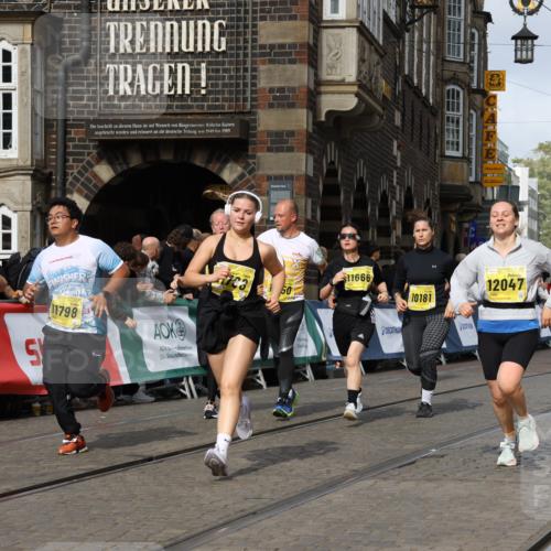 13.09.2026 - 21. swb-Marathon Bremen Strokosch-Dieckow http://msf.ph/oto/10372394 13.09.2026 11:01:39 Ziel 10560, 10647, 10648, 10678, 10892, 11260, 11306, 11459, 11467, 11681, 11682, 11751, 11788, 11796, 11813, 11816, 11969, 11970, 12047, 12062, 12245, 12283, 12390, 12391, 10332, 10409, 10444, 11075, 11115, 11150, 11369, 11412, 11413, 11479, 11486, 11668, 11747, 11859, 11985, 11986, 12379, 12412, 12466 meine-sportfotos.de