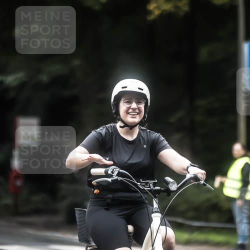 13.09.2026 - Stadtparktriathlon H.Heesch http://msf.ph/oto/10372396 13.09.2026 13:27:42 Radfahren 1082, 1505 meine-sportfotos.de