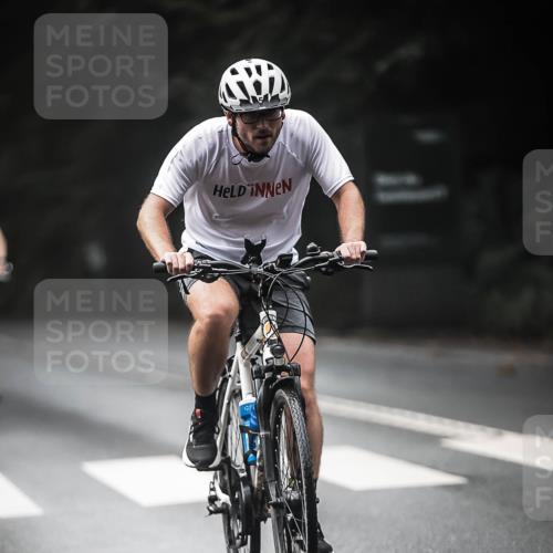13.09.2026 - Stadtparktriathlon H.Heesch http://msf.ph/oto/10372399 13.09.2026 10:22:09 Radfahren 252, 366, 449 meine-sportfotos.de