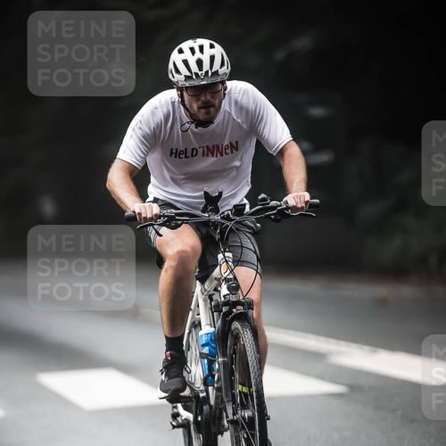 13.09.2026 - Stadtparktriathlon H.Heesch http://msf.ph/oto/10372404 13.09.2026 10:22:10 Radfahren 252, 366, 449 meine-sportfotos.de