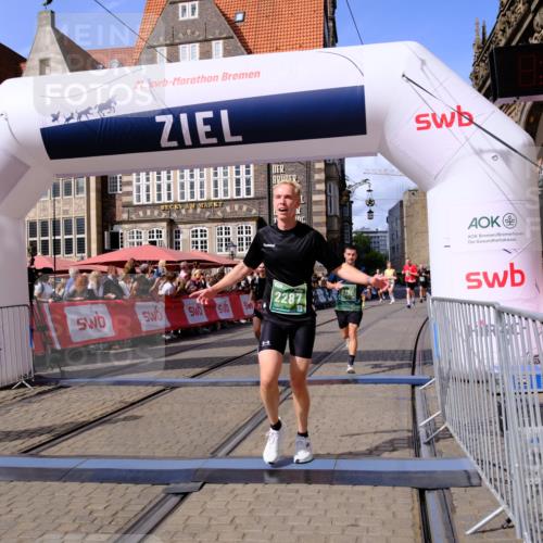 13.09.2026 - 21. swb-Marathon Bremen Tim E. http://msf.ph/oto/10372421 13.09.2026 13:09:25 Ziel 1241, 1925, 2287, 2291, 2909, 4384, 4898, 5383, 5636, 7262, 8120, 8830, 9904, 10044 meine-sportfotos.de