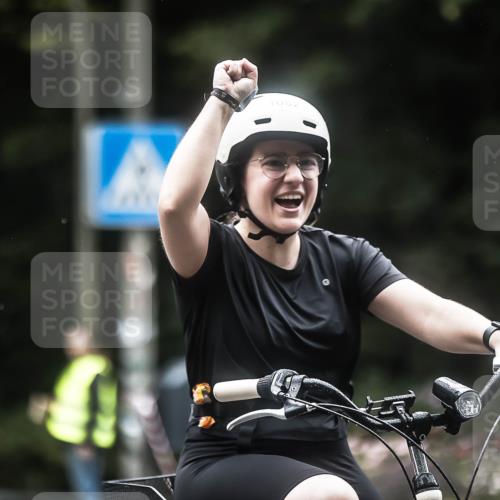 13.09.2026 - Stadtparktriathlon H.Heesch http://msf.ph/oto/10372424 13.09.2026 13:27:43 Radfahren 1082, 1326, 1505 meine-sportfotos.de