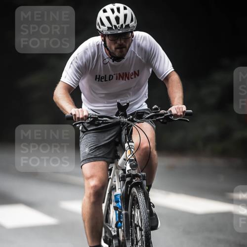 13.09.2026 - Stadtparktriathlon H.Heesch http://msf.ph/oto/10372425 13.09.2026 10:22:10 Radfahren 252, 366, 449 meine-sportfotos.de