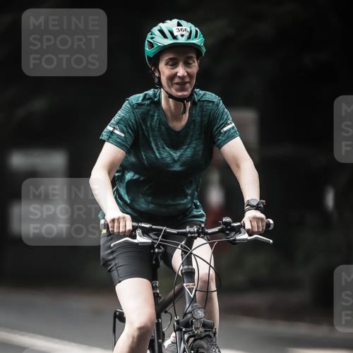 13.09.2026 - Stadtparktriathlon H.Heesch http://msf.ph/oto/10372466 13.09.2026 10:22:13 Radfahren 232, 252, 366 meine-sportfotos.de