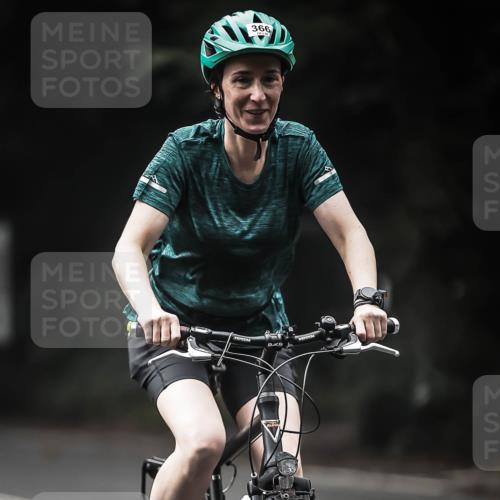 13.09.2026 - Stadtparktriathlon H.Heesch http://msf.ph/oto/10372473 13.09.2026 10:22:13 Radfahren 232, 252, 366 meine-sportfotos.de
