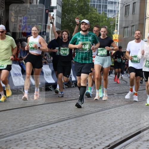 13.09.2026 - 21. swb-Marathon Bremen Strokosch-Dieckow http://msf.ph/oto/10372477 13.09.2026 13:36:55 Ziel 164, 372, 900, 1738, 1880, 1936, 2467, 2673, 2692, 2700, 2731, 2819, 2823, 3067, 3585, 3815, 4006, 4050, 4182, 4216, 4304, 4414, 4676, 4892, 5061, 5656, 5781, 6050, 6280, 6340, 6516, 6527, 6568, 7039, 7229, 7237, 7249, 7344, 7656, 7765, 7808, 8525, 8723, 8790, 8905, 9658, 9776, 9899, 10068, 10070, 950, 1285, 1849, 1854, 1991, 2241, 2531, 2930, 3122, 3732, 3787, 3894, 3909, 4261, 4410, 4448, 4932, 4947, 5547, 5577, 6046, 6056, 6431, 6629, 6961, 7006, 7046, 7398, 7445, 7937 meine-sportfotos.de