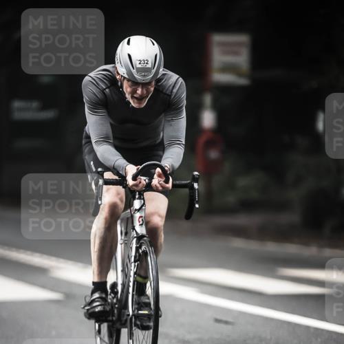 13.09.2026 - Stadtparktriathlon H.Heesch http://msf.ph/oto/10372495 13.09.2026 10:22:19 Radfahren 232, 297, 299, 464 meine-sportfotos.de