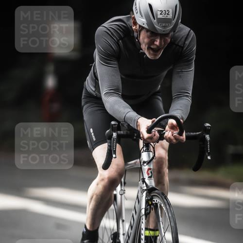 13.09.2026 - Stadtparktriathlon H.Heesch http://msf.ph/oto/10372518 13.09.2026 10:22:20 Radfahren 232, 297, 299, 302, 464 meine-sportfotos.de